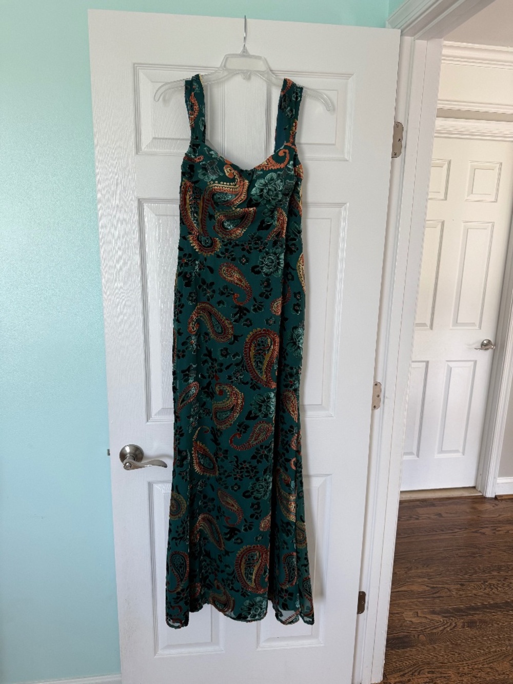 Women’s gown dress